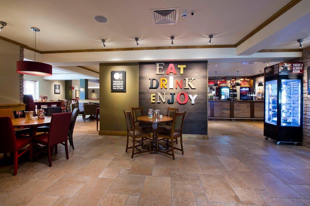 Premier Inn Abergavenny Buitenkant foto